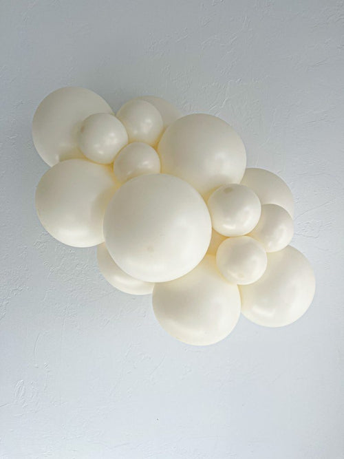 Lace Pearl Ivory - Standard Helium Balloons