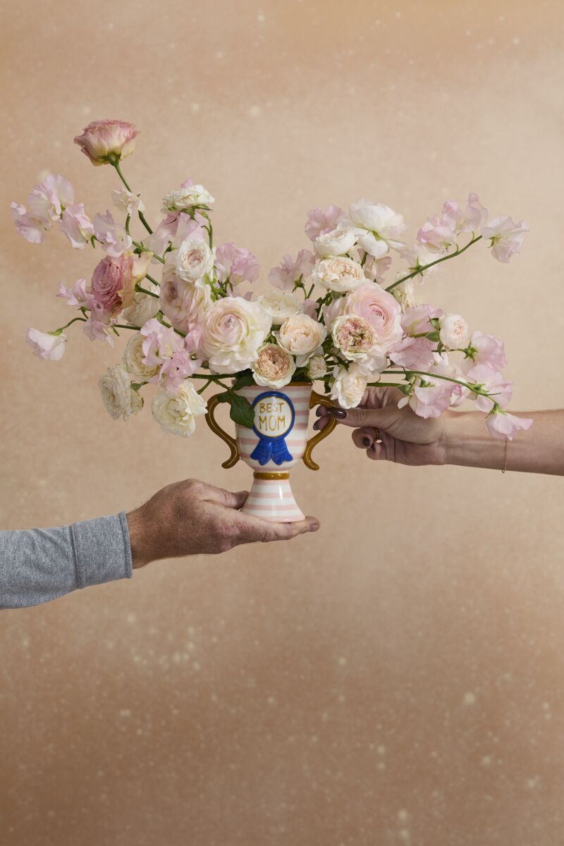 Best Mom Trophy Vase