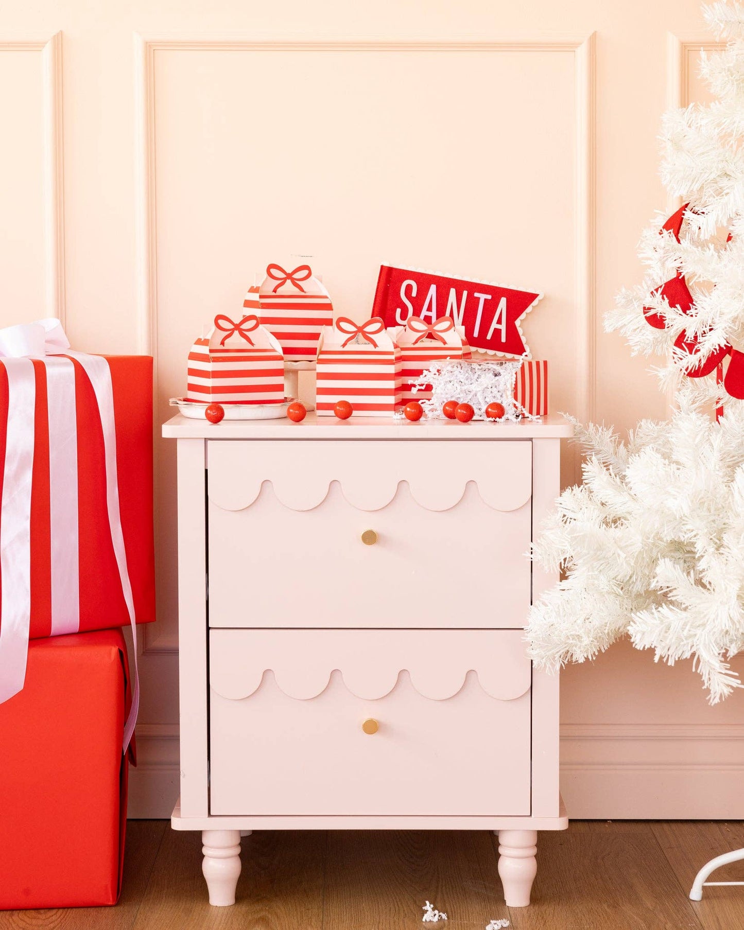 Red and Pink Gable Boxes