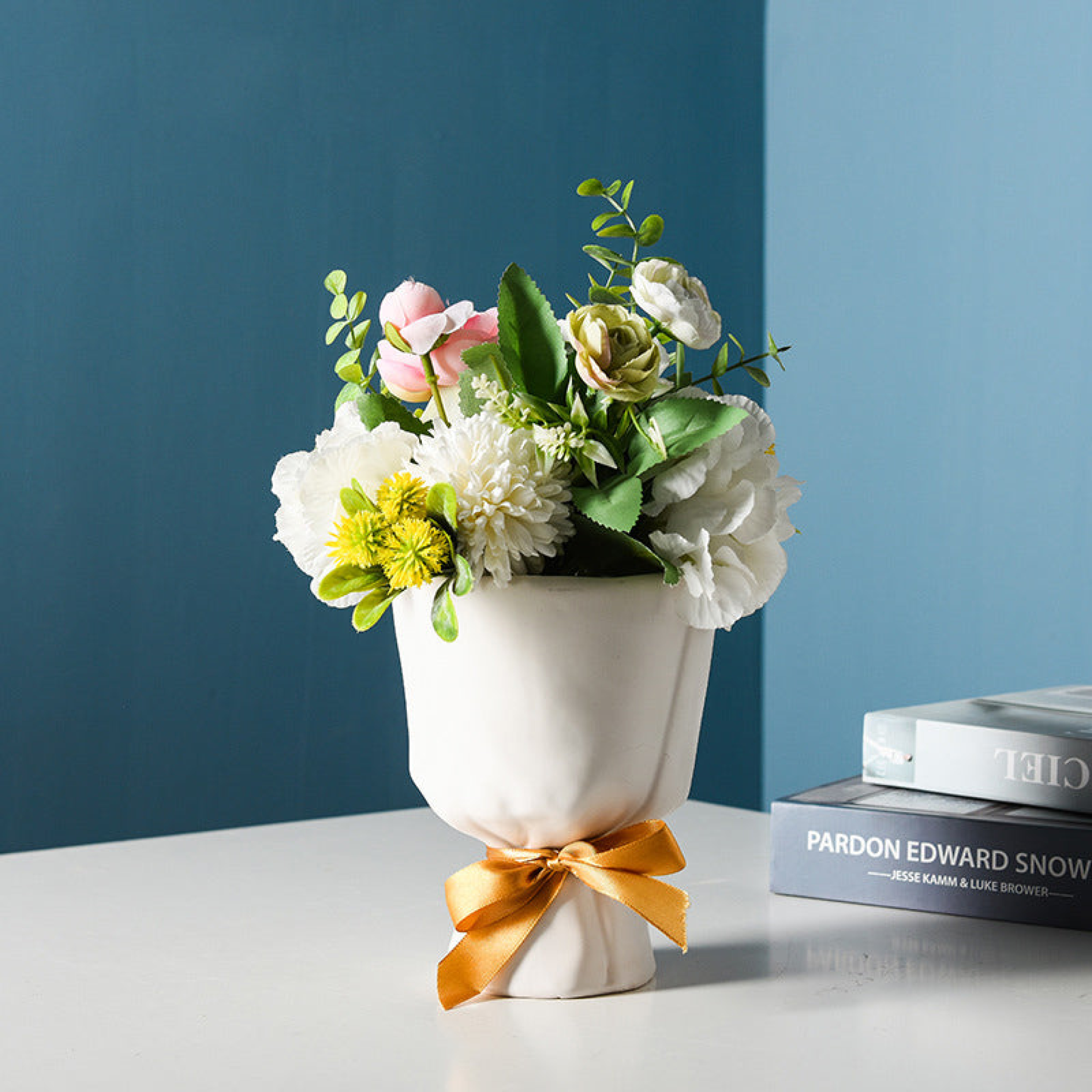 Bouquet Ceramic Vase - White