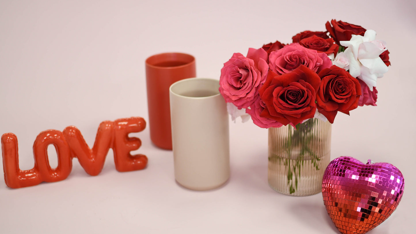 Load image into Gallery viewer, VDAY ROSES - Arranged
