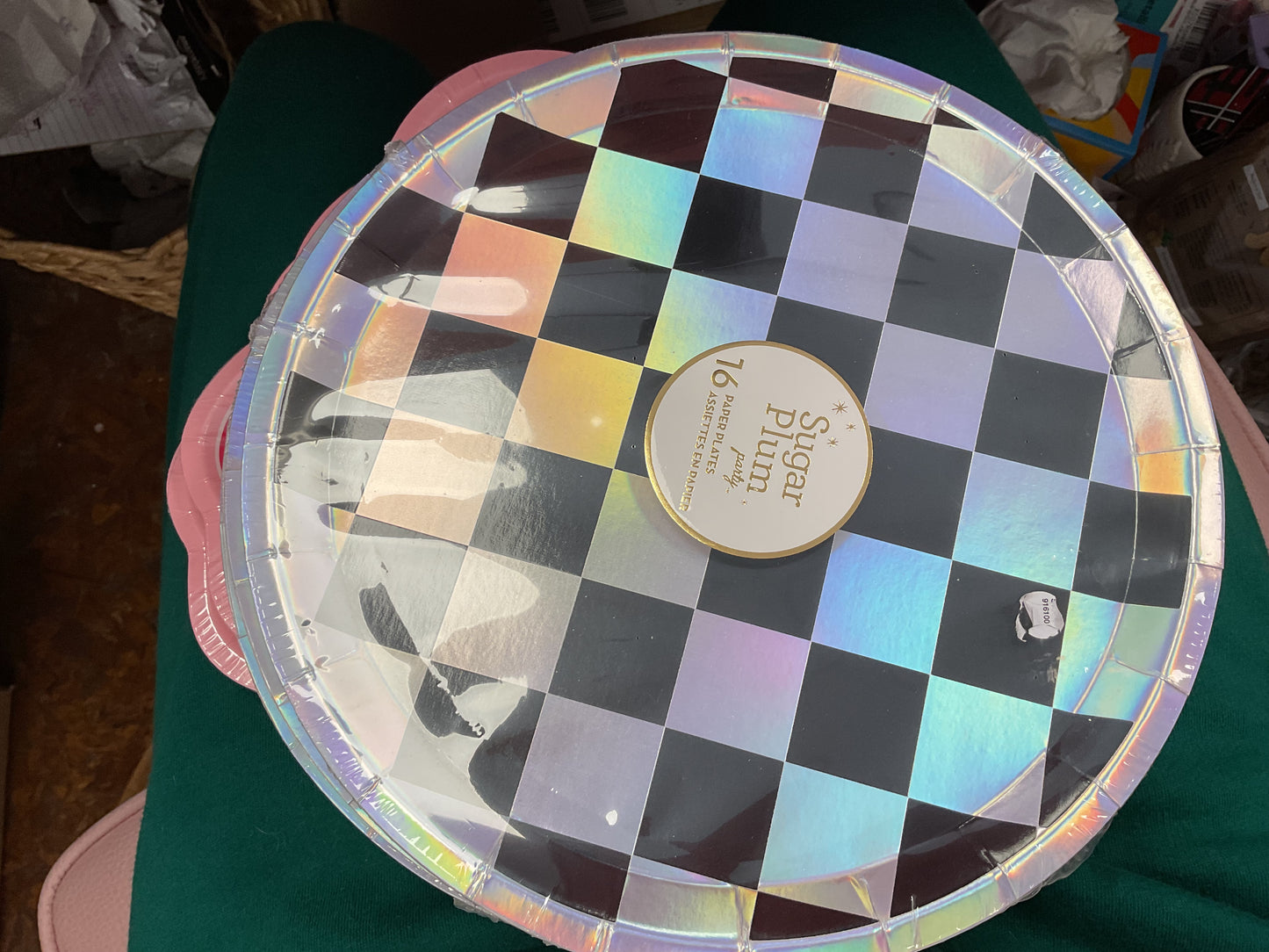 Checkered party plates