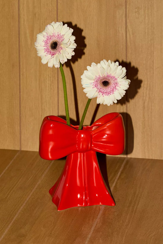 Red bow vase