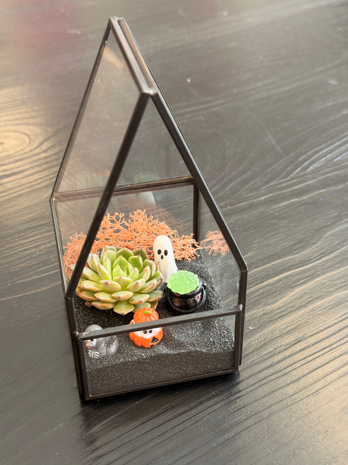 HOLIDAY CELEBRATION: Halloween Party