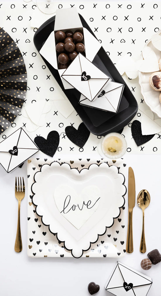 Load image into Gallery viewer, B&amp;amp;W Scalloped Heart Paper Plates
