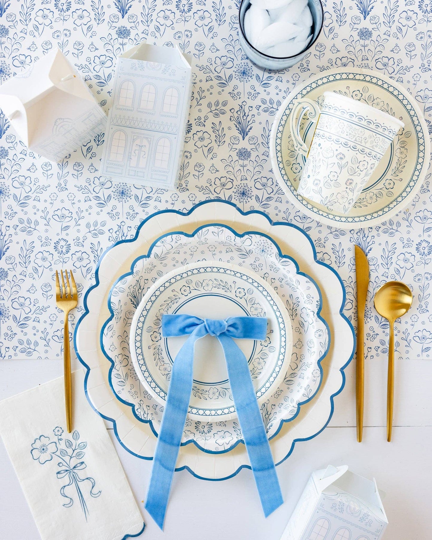 Pembroke Cream with Blue Edge 12" Paper Plates