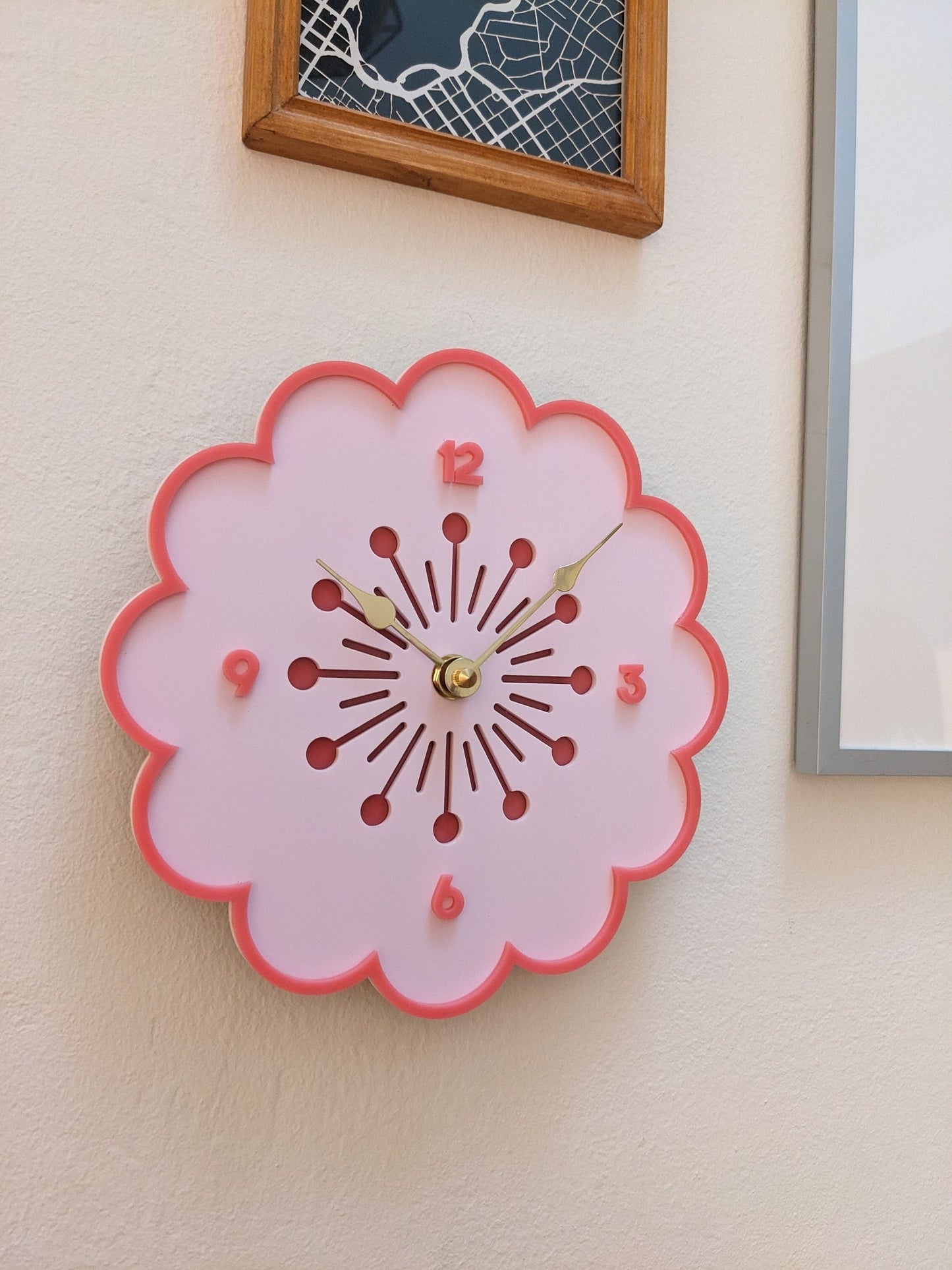 Retro Daisy Wall Clock - Light Pink with Pink Trim