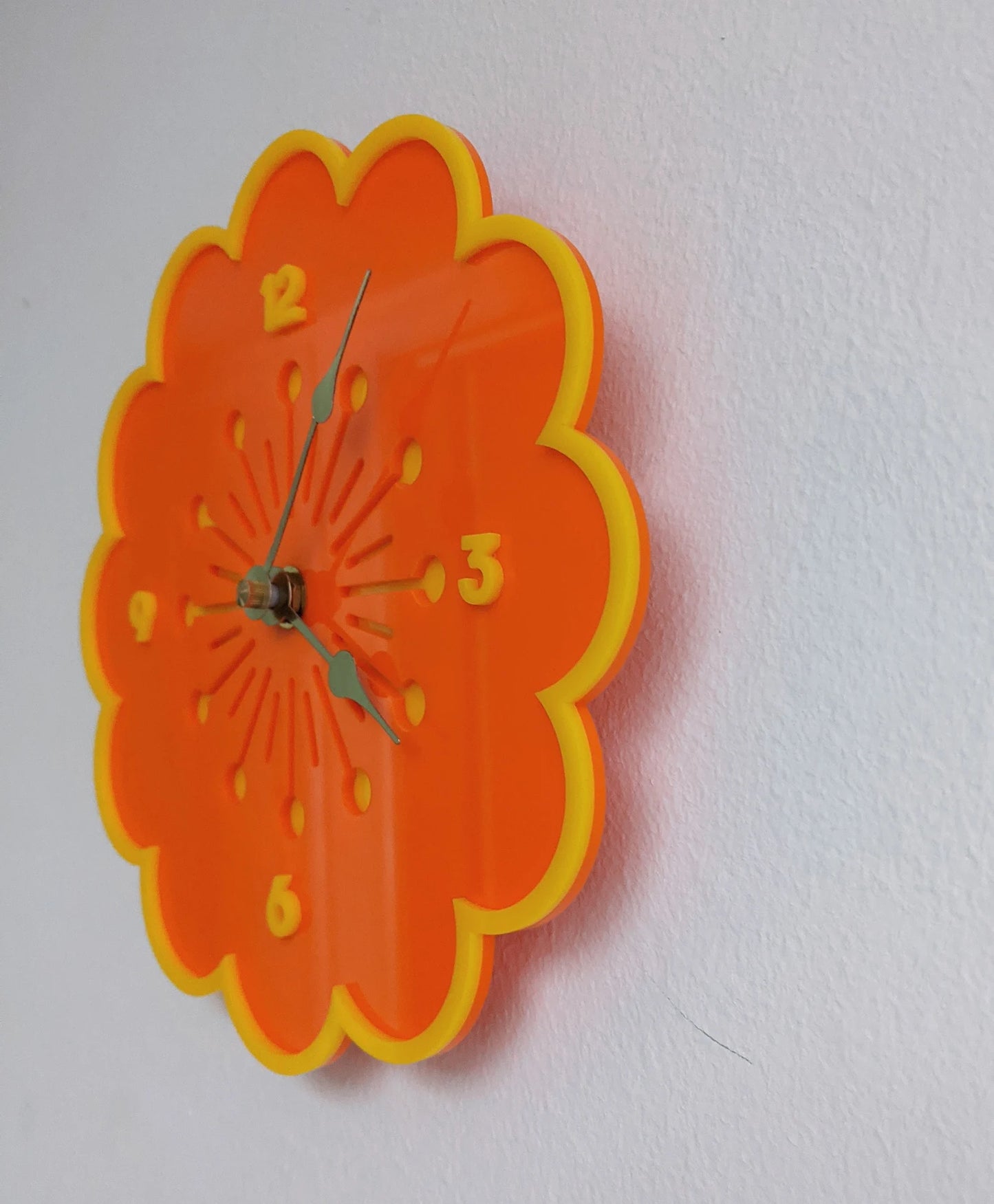 Retro Daisy Clock - Orange with Yellow Trim